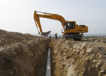 خبر کوتاه//مشکل کمبود آب روستای قلعه جغین و شهرک میلاد جم انبه از توابع شهرستان رودان رفع شد