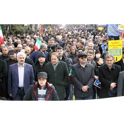 حضور گسترده کارکنان و مدیران صنعت آب و برق آذربایجان شرقی در راهپیمایی ۲۲ بهمن