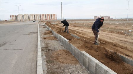 آماده سازی حاشیه خیابان فردوسی جهت درختکاری و ایجاد فضای سبز