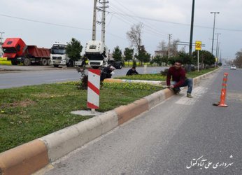 رنگ آمیزی بلوار خ امام رضا (ع)توسط شهرداری