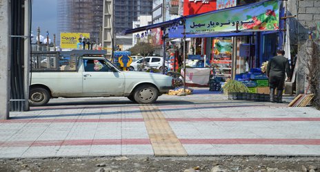 روابط عمومی شهرداری رامسر/ پیاده روسازی در میدان شهید رجایی جنب میدان بار توسط واحد عمران شهرداری رامسر