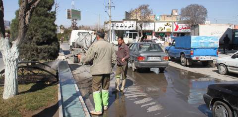 شستشوی جداول معابر شهری در آستانه عید نوروز