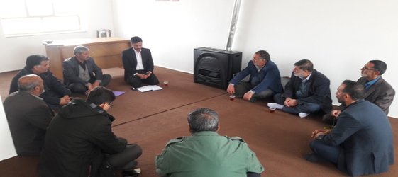 دیدار مدیر امورمنابع آب خدابنده با اعضای شورای اسلامی، نماینده کشاورزان و بهره برداران دوتپه سفلی