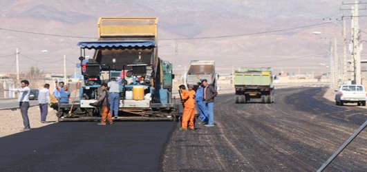 مهندس نوذری از ادامه فاز دوم آسفالت معابر شهر زرند طی چند روز آینده خبر داد .