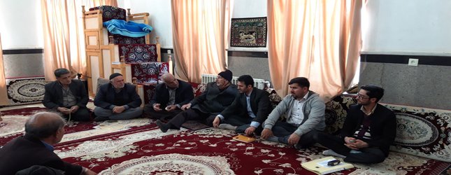 نشست مدیر امور منابع آب انگوران با جمعی از کشاورزان روستای دوزکند