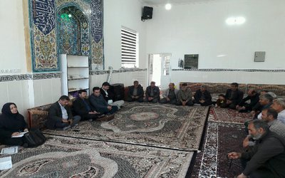 نشست طرح احیاء و تعادل بخشی منابع آب زیرزمینی با حضور معاون حفاظت و بهره برداری با اهالی روستای المکی برگزار شد.