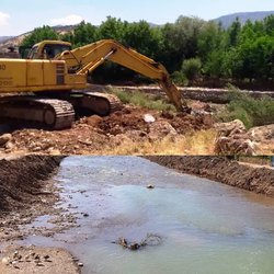 لایروبی ۲ کیلومتر از رودخانه روستای قلعه سنگی