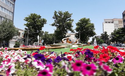 رونمایی مکان ساعت گل در روز شهرداریها و دهیاریها و دهه کرامت/تاکید مدیریت شهری در زنده نگه داشتن خاطرات شهروندان از مکانهای سطح شهر