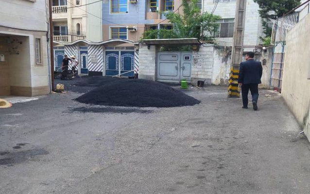 روابط عمومی منطقه دو: عملیات روکش آسفالت در مسیر خیابان حشمت کوچه رزاقی با نظارت معاونت حمل و نقل و امور زیربنایی منطقه