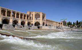 زاینده رود رادریک روزخلاصه نکنیم