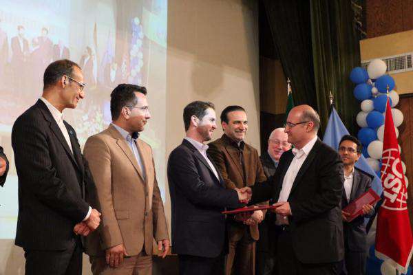 حضور سید امیر حسین علوی، عضو شورای اسلامی شهر رشت در مراسم تجلیل از واحدهای تولیدی استان گیلان به مناسبت روز جهانی استاندارد