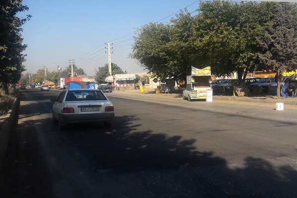 لکه گیری و آسفالت لاین شمالی تقاطع نسیم شمال و بلوار میرزاکوچک خان انجام شد