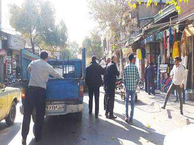 طرح ویژه برخورد با متخلفین انسداد ترافیکی و سد معبر در خیابان مولوی به اجرا درآمد