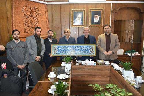 بسیجی، با خصائل و اعمال خود دیگران را جذب می‌کند/  ...