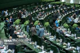قرائت گزارش کمیسیون عمران درباره‌ی آیین نامه‌های قانون نظام مهندسی و کنترل ساختمان
