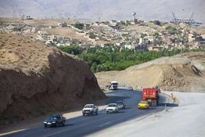 پيشرفت 80 درصدي پروژه هاي راهسازي در شهرستان لنجان