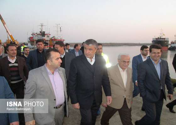 بازدید وزیر راه و شهرسازی از بندر و راه آهن آستارا