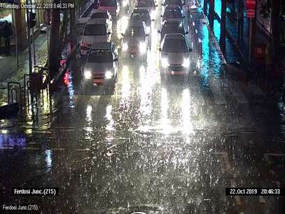 کنترل آبگرفتگي تقاطع هاي سطح شهر توسط دوربین های مرکز کنترل ترافیک شهرداری قزوین