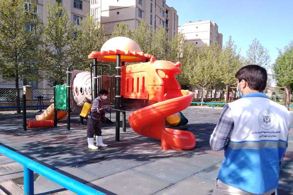 گندزدایی بازیگاه ها با حضور کارشناس بهداشت انجام می شود