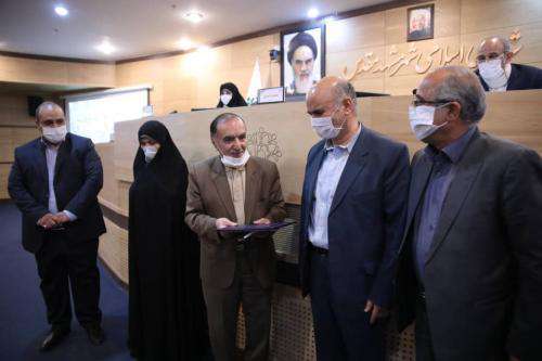 علت مانایی شخصیت‌هایی چون شهیدان باهنر و رجایی،  ...