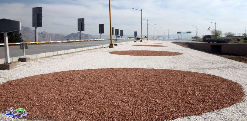 طراحی و زیباسازی ورودی شهرمبارکه با هدف کاهش سطح چمن و مدیریت مصرف آب
