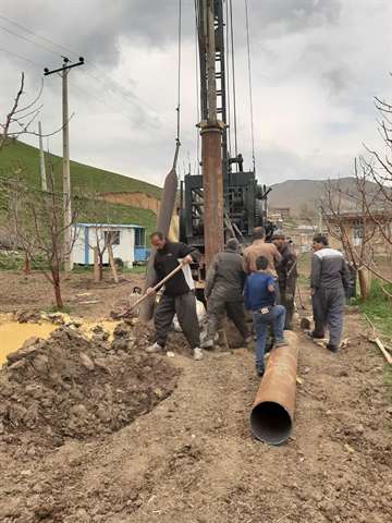 آغاز حفاری چاه جدید روستای گند ملاعیسی از توابع شهرستان اشنویه