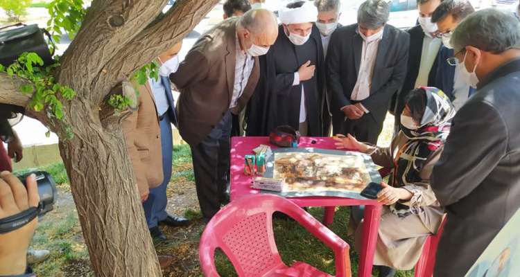 برپایی ایستگاه نقاشی و پوستر با موضوع«ما کرونا را شکست می دهیم» در یاسوج/ تصاویر