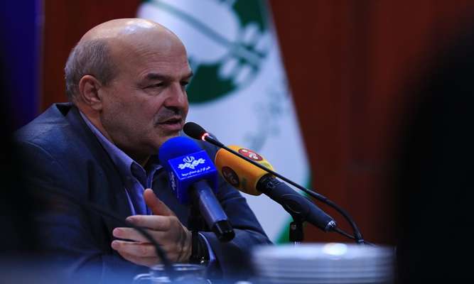 كلانتري : روي ارتقاي استاندارد خودروها به يورو5 ايستاده‌ايم