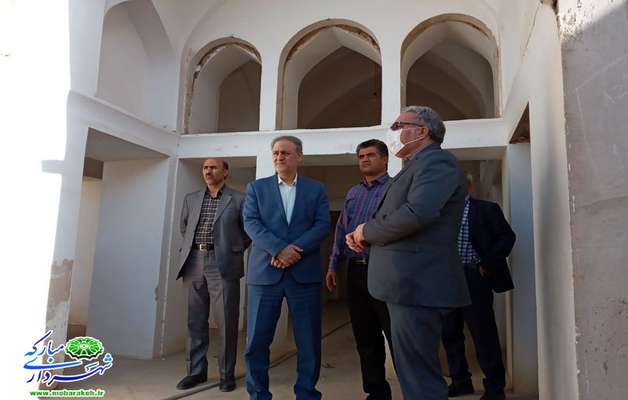 بازدید مديرکل امور مالياتي استان اصفهان از پروژه بازسازی ارگ تاریخی نهچیر مبارکه