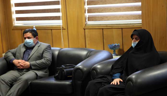 دیدار جمعی از مسئولین شهرستان با شهردار مبارکه به مناسبت گرامیداشت روز شهرداریها
