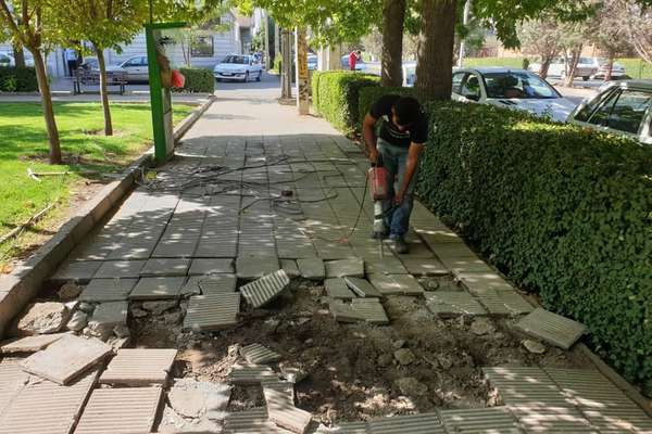 بازپیرایی عمرانی بوستان دستغیب در دست اجراست