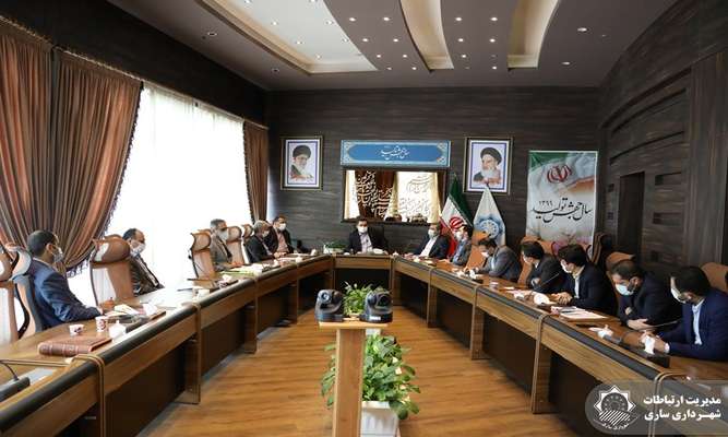 مدیران شهرداری با قدرت پای کار بايستند