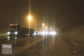 ویدئو / وضعیت جاده برف‌گرفته حیران