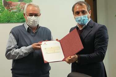 تجلیل سازمان حفاظت محیط زیست از شرکت بیمه ما