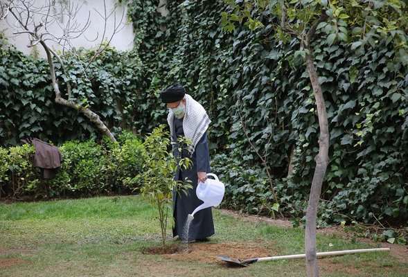 حفظ محیط‌زیست،یک فعالیت دینی و انقلابی است/ مسئله‌ی محیط‌زیست یک مسئله تزئینی و تجملاتی نیست