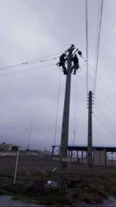 قطع برق ناشی از طوفان در روستاهای منطقه طارم قزوین برطرف شد