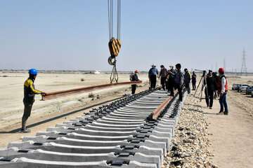 طول خطوط ریلی تا پایان دولت تدبیر و امید به ۱۳ هزار کیلومتر می‌رسد