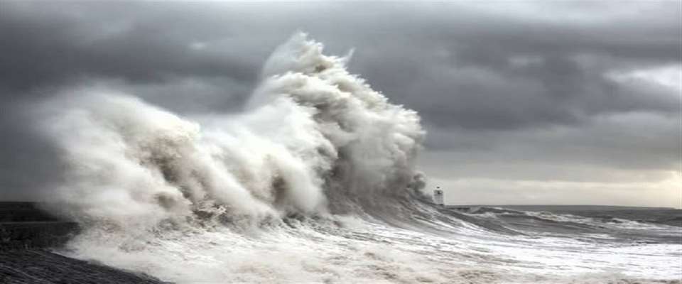 وقوع طوفان در سواحل مکران/ تشکیل کمیته بحران برای جلوگیری از وقوع حادثه