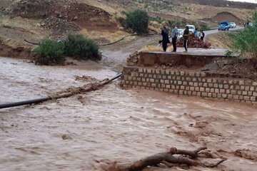 راه ارتباطی ۵۳ روستای بم قطع شده است