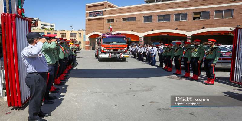 خدمات‌رسانی ماموران آتش‌نشانی به زائران اربعین حسینی