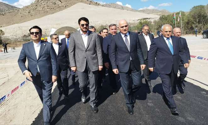 بازدید وزیر راه و شهرسازی از احداث پل مشترک مرزی ایران و آذربایجان در منطقه آغبند