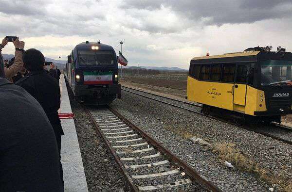 بهره‌برداری از ایستگاه بابا کمال در راه‌آهن غرب/امضای تفاهم‌نامه میان راه‌آهن ایران و ازبکستان