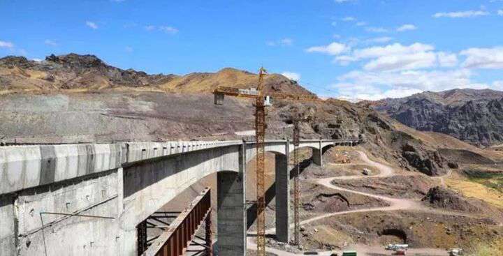 اتصال استان لرستان به شبکه ریلی با ۱۸ جبهه کاری فعال در حال انجام است
