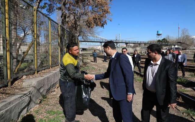 دیدار مدیرعامل راه‌آهن با کارکنان و مرور برنامه‌های سال جدید