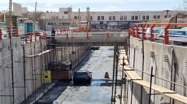 تداوم اجرای پروژه مسقف‌سازی بارانداز یمن دوزان تبریز