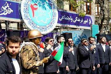 اجرای برنامه‌های متنوع فرهنگی و هنری در غرفه منطقه ۴