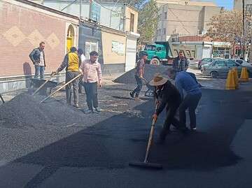 توزیع ۱۲۰ تن آسفالت طی هفته اخیر در معابر بافت مرکزی تبریز