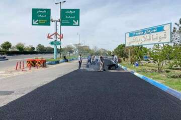 توزیع ۱۲۹۰ تن آسفالت در معابر غرب و شمالغرب تبریز