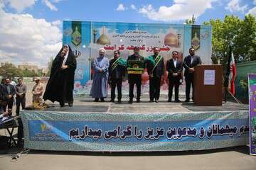 جشن بزرگ دهه کرامت در پیاده راه فجر برگزار شد