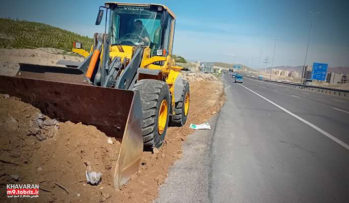 تداوم عملیات گسترده پاکسازی و نخاله برداری زمین های بایر شهرک خاوران
